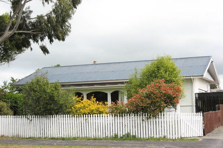 Photo of property in 17 Ayers Street, Rangiora, 7400