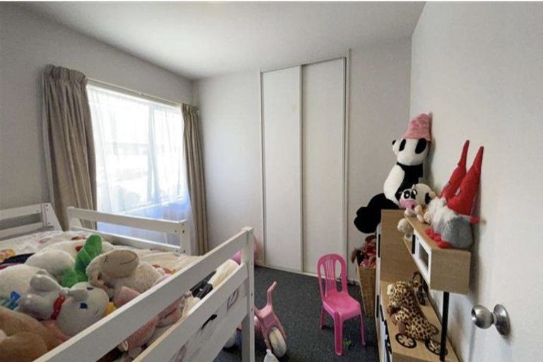 Photo of property in 8 Matuhi Grove, Papatoetoe, Auckland, 2025