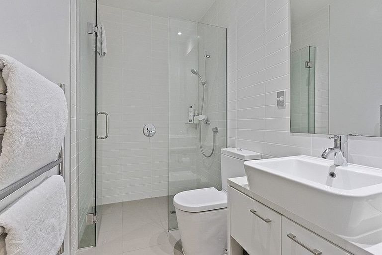 Photo of property in Sentinel Apartments, 2403/3 Northcroft Street, Takapuna, Auckland, 0622