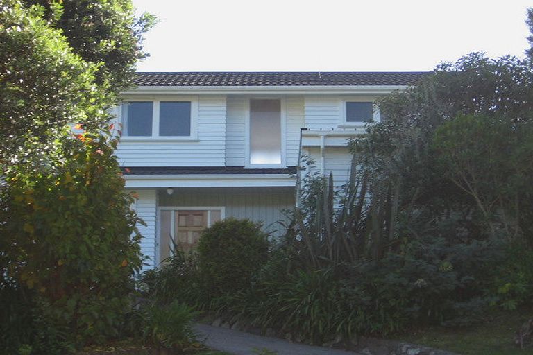 Photo of property in 56 Raroa Terrace, Tawa, Wellington, 5028