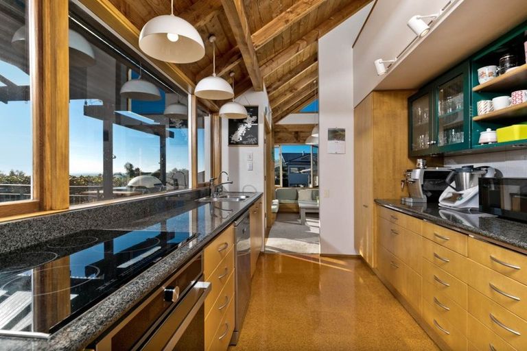 Photo of property in 8 Hyde Road, Rothesay Bay, Auckland, 0630