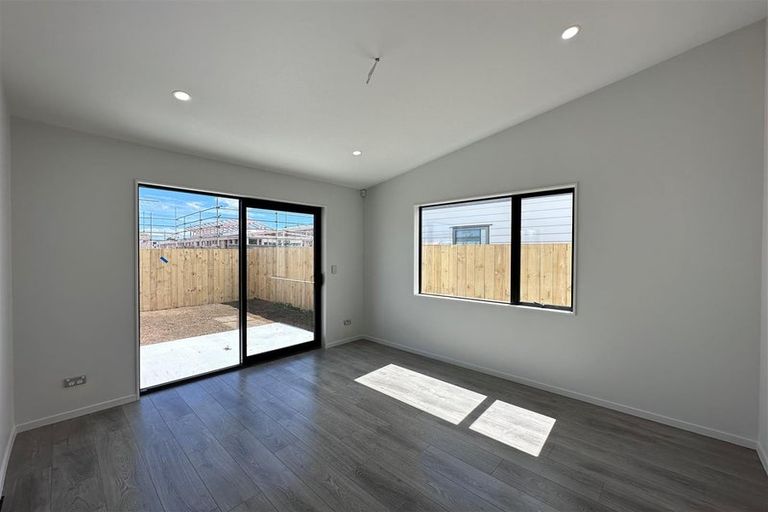 Photo of property in 11 Fredrick Hanson Road, Papakura, 2110