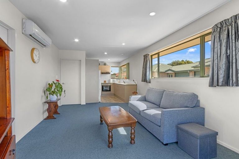 Photo of property in 1/295 Pages Road, Wainoni, Christchurch, 8061