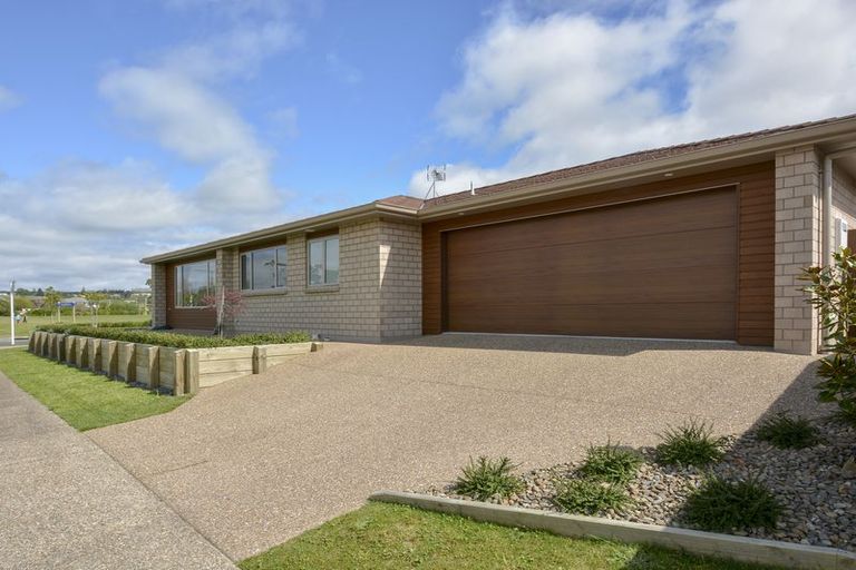 Photo of property in 10 Double Bay Road, Pyes Pa, Tauranga, 3112