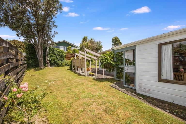 Photo of property in 32 Hicks Close, Whitby, Porirua, 5024