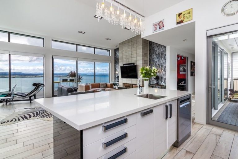 Photo of property in 50 Mapara Road, Acacia Bay, Taupo, 3385