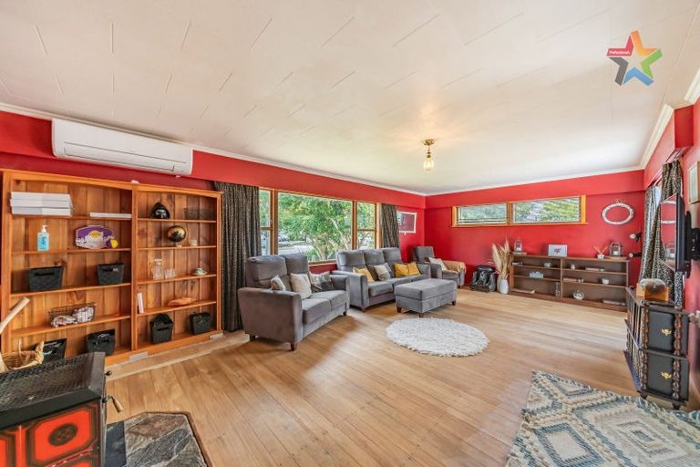 Photo of property in 5 Wood Street, Wainuiomata, Lower Hutt, 5014