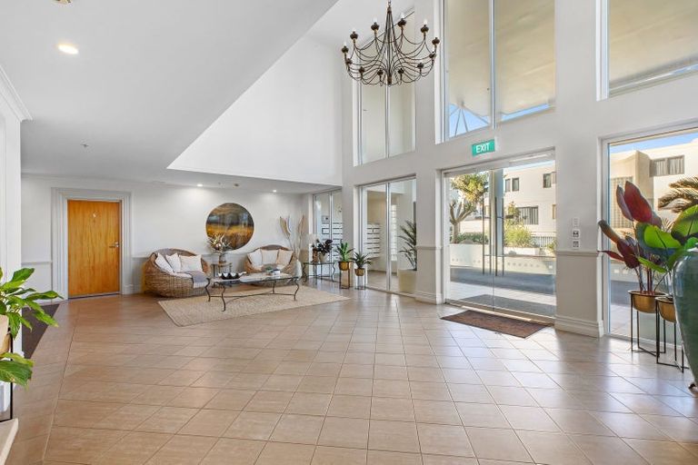 Photo of property in 21/12 Maunganui Road, Mount Maunganui, 3116