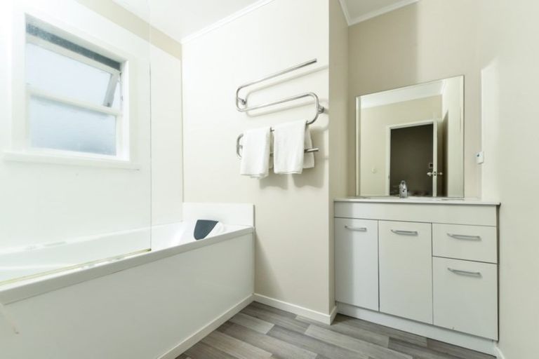 Photo of property in 17 Leather Street, Huntly, 3700