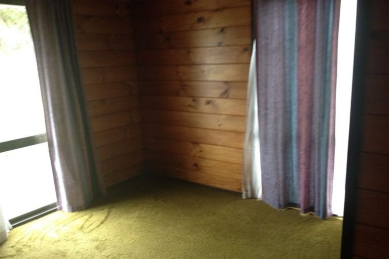 Photo of property in 1 Fitzpatrick Street, Newlands, Wellington, 6037