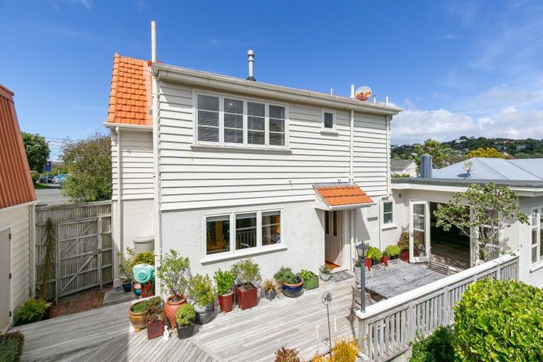 Photo of property in 4 Nicholson Road, Khandallah, Wellington, 6035