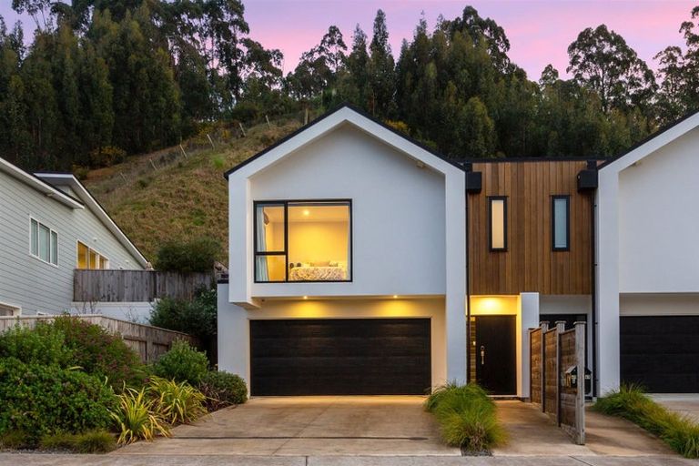 Photo of property in 49a Banks Boulevard, Whitby, Porirua, 5024