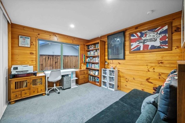 Photo of property in 1 Coolen Place, Tuakau, 2121