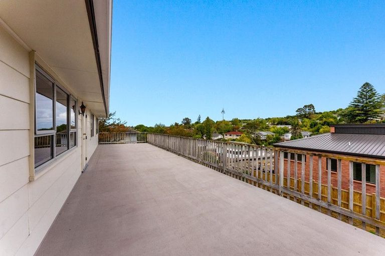 Photo of property in 75 Salamanca Road, Sunnynook, Auckland, 0620
