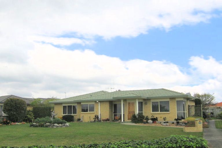 Photo of property in 2 Kochia Avenue, Pyes Pa, Tauranga, 3112