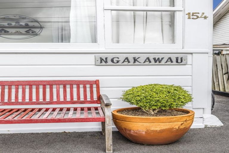 Photo of property in 154 Rongotai Road, Kilbirnie, Wellington, 6022