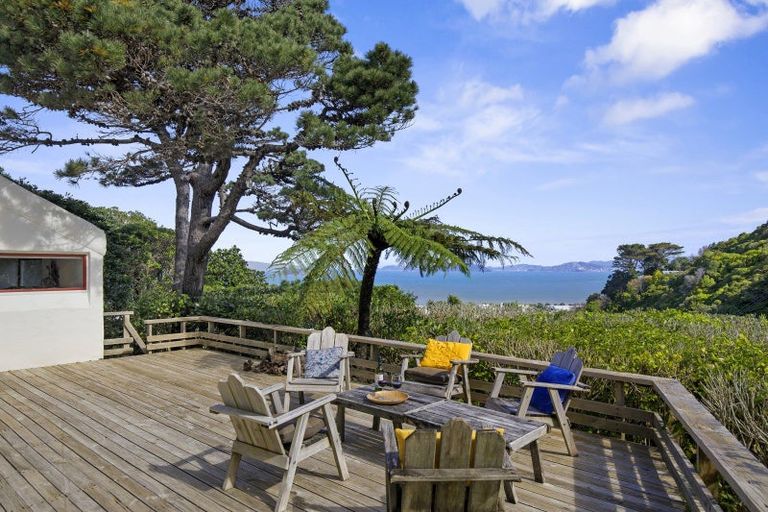 Photo of property in 22 Rakeiora Grove, Korokoro, Lower Hutt, 5012