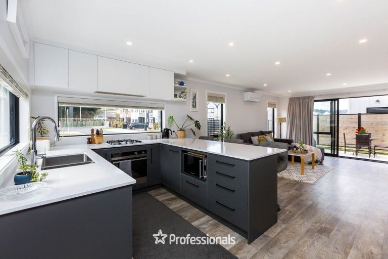 Photo of property in 24 Reakes Crescent, Wallaceville, Upper Hutt, 5018