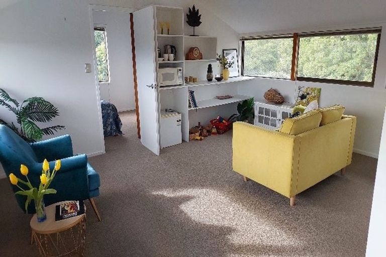 Photo of property in 106 Paetawa Road, Peka Peka, Waikanae, 5391