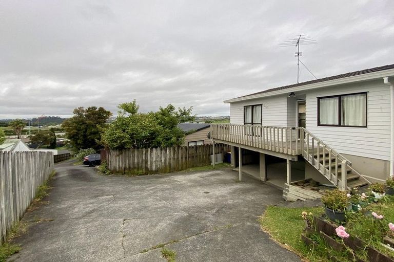 Photo of property in 1/24 Barbados Drive, Unsworth Heights, Auckland, 0632