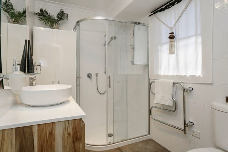 Photo of property in 1/40 Shepherd Road, Waipahihi, Taupo, 3330