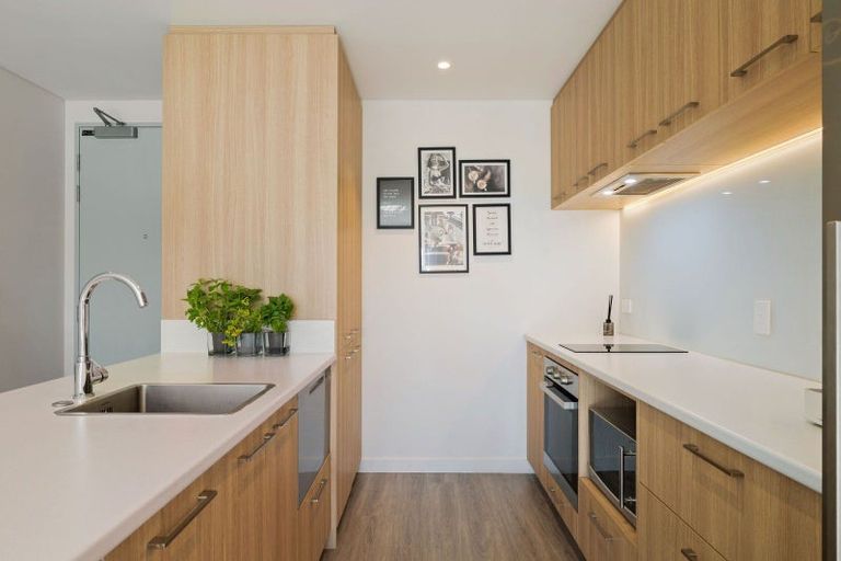 Photo of property in Toru Apartments, 413/10 Copper Beech Avenue, Frankton, Queenstown, 9300