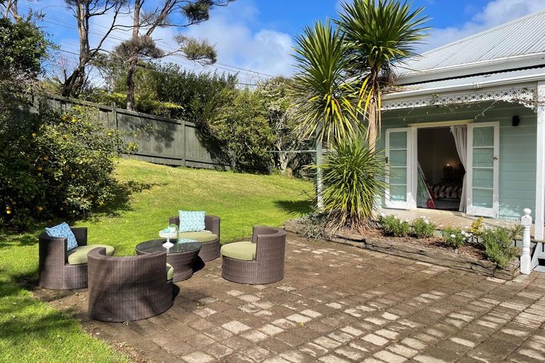 Photo of property in 2 Blacks Road, Greenhithe, Auckland, 0632