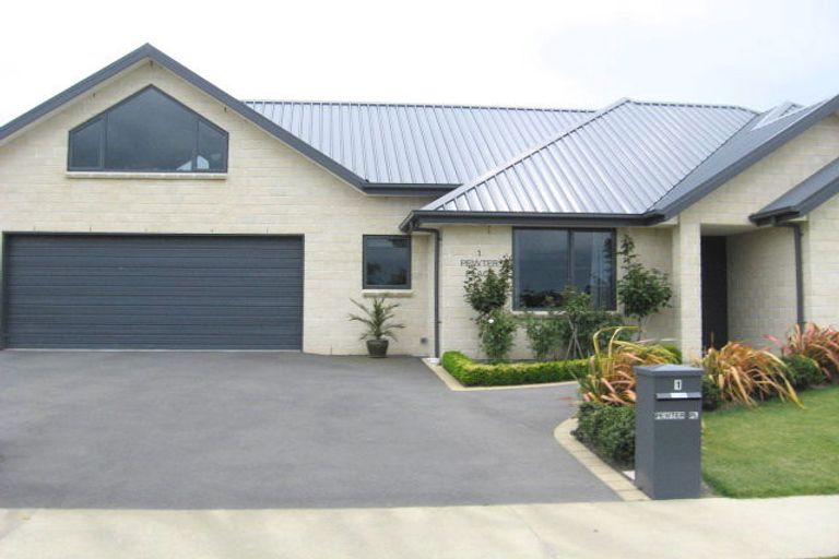 Photo of property in 1 Pewter Place, Northwood, Christchurch, 8051