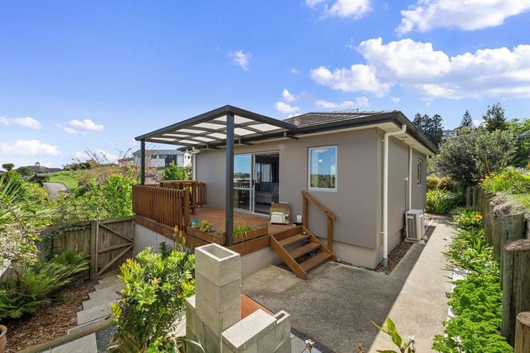 Photo of property in 36 Cape Vista Crescent, Pukekohe, 2120