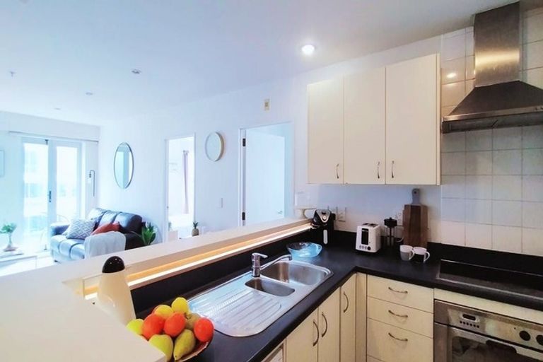 Photo of property in Terrace Heights Apartments, 8c/163 The Terrace, Wellington Central, Wellington, 6011