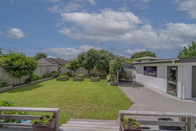 Photo of property in 73 Robinson Road, Whitianga, 3510