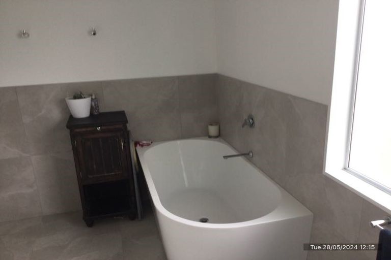 Photo of property in 25 Molyneux Close, Whitby, Porirua, 5024