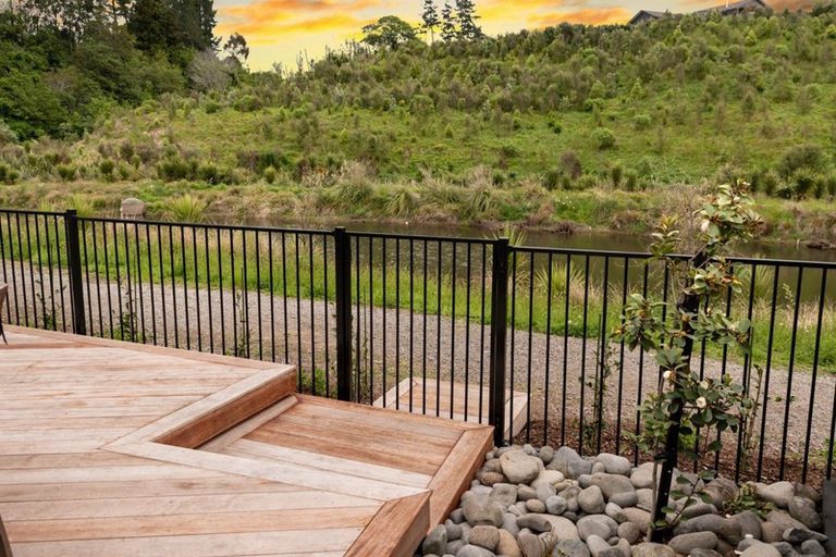 Photo of property in 105 Whakaturou Crescent, Pyes Pa, Tauranga, 3112