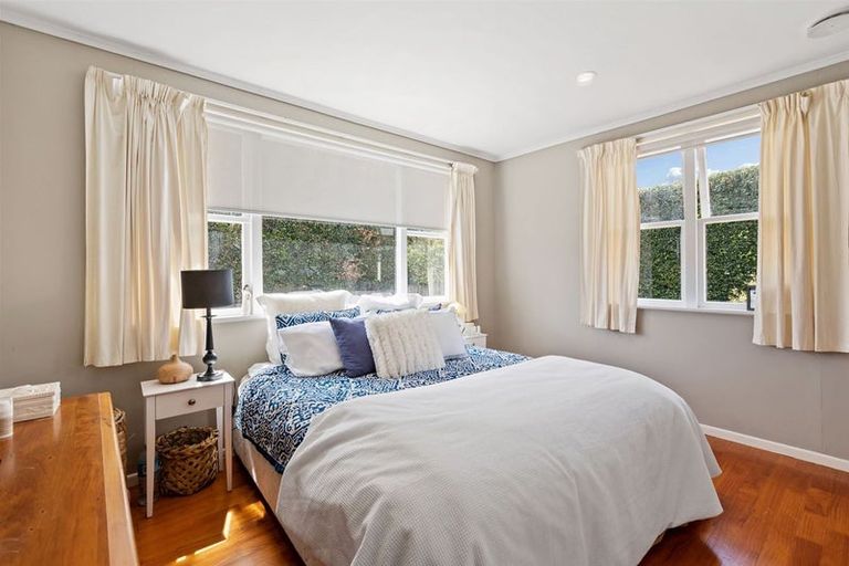 Photo of property in 1/12 Wolsley Avenue, Milford, Auckland, 0620