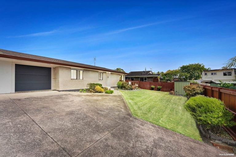 Photo of property in 7a Butley Drive, Farm Cove, Auckland, 2012