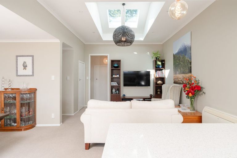 Photo of property in 450 Te Moana Road, Waikanae, 5036