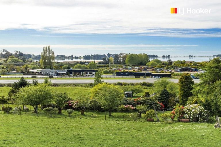 Photo of property in 287 Waikouaiti-waitati Road, Evansdale, Waikouaiti, 9471