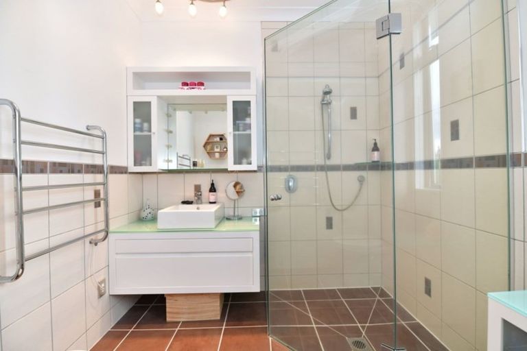 Photo of property in 2 The Ritz, Orewa, 0931