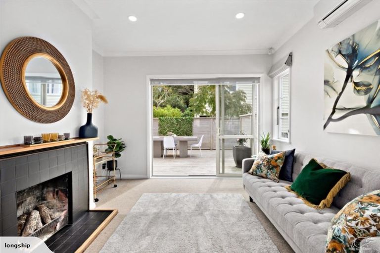 Photo of property in 21 Pukerangi Crescent, Ellerslie, Auckland, 1051