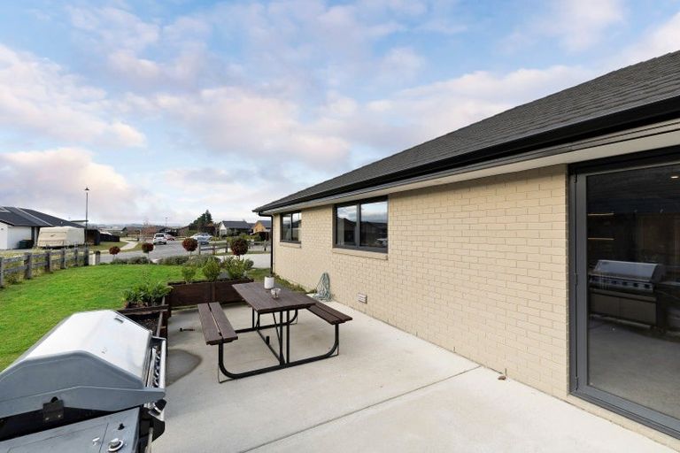 Photo of property in 31 Kingfisher Crescent, Albert Town, Wanaka, 9305