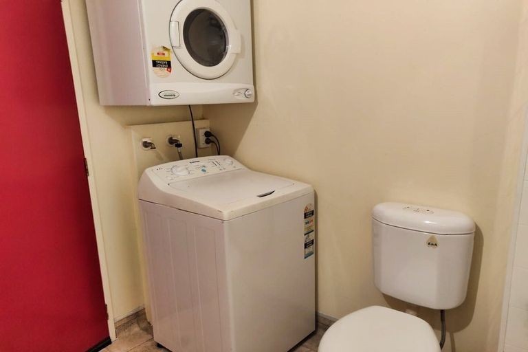 Photo of property in 8/3 Kelvin Grove, Te Aro, Wellington, 6011