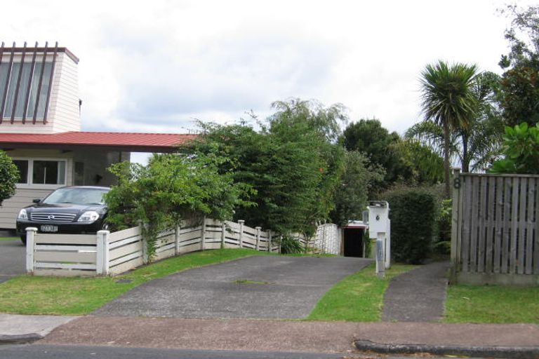 Photo of property in 1/6 Catalina Crescent, Forrest Hill, Auckland, 0620