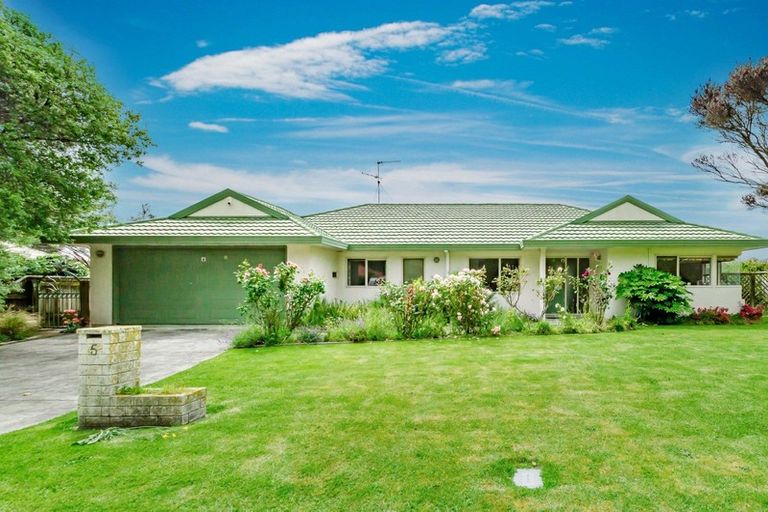 Photo of property in 5 Stella Court, Paraparaumu, 5032