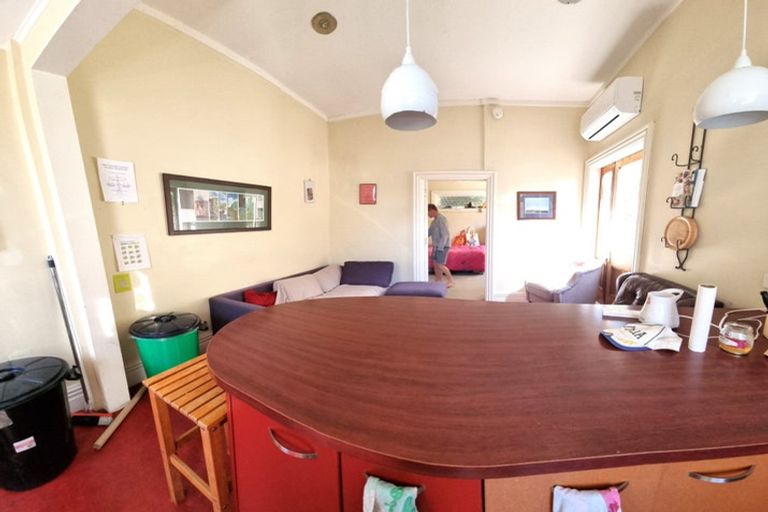 Photo of property in 18 Macdonald Crescent, Te Aro, Wellington, 6011