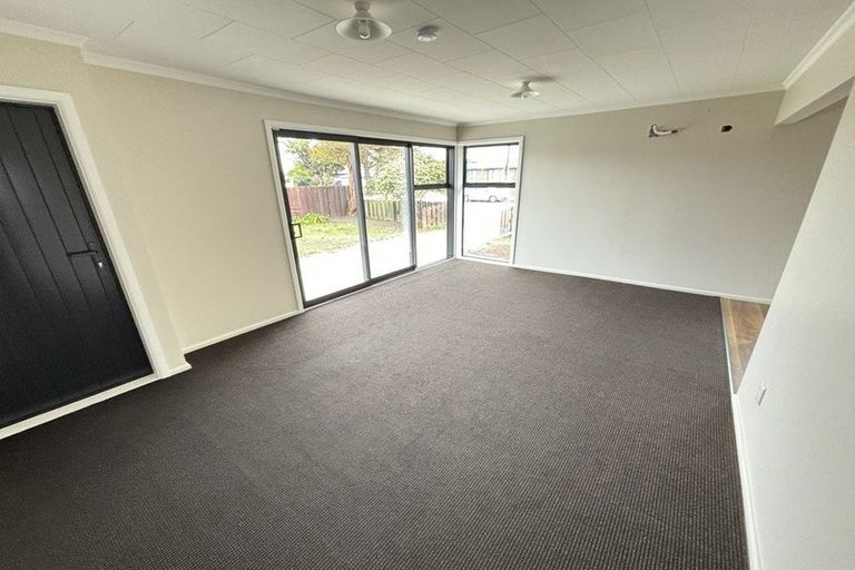 Photo of property in 224 Mairehau Road, Burwood, Christchurch, 8083