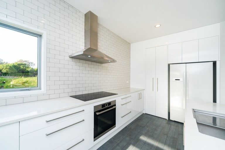 Photo of property in 74 Polson Hill Drive, Aokautere, Palmerston North, 4471