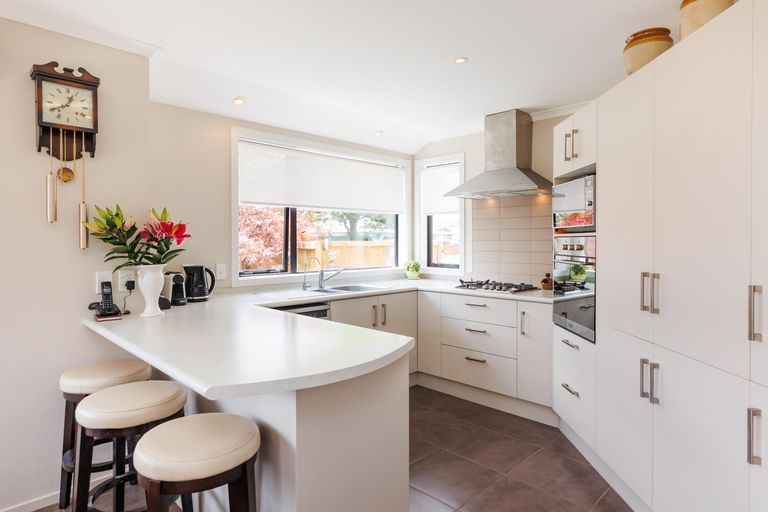 Photo of property in 28 Heretaunga Street, Palmerston North, 4414