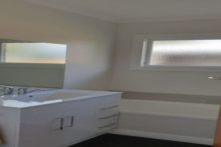 Photo of property in 3 Adrian Street, Stratford, 4332