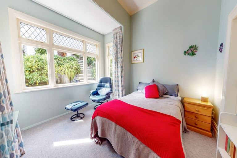 Photo of property in 123 Kelburn Parade, Kelburn, Wellington, 6012