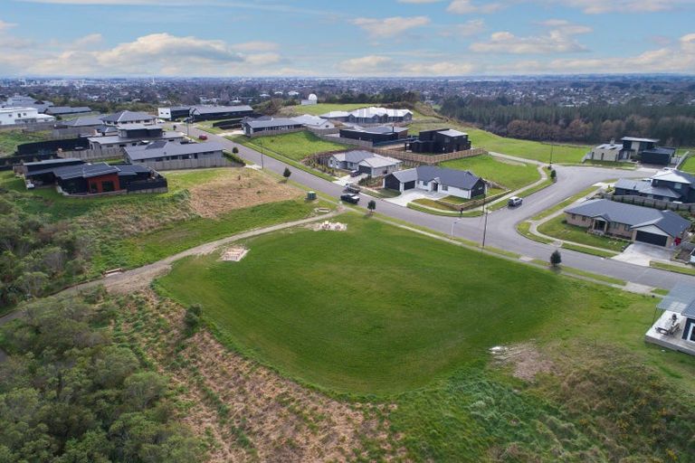 Photo of property in 45 Vaucluse Heights, Fitzherbert, Palmerston North, 4410